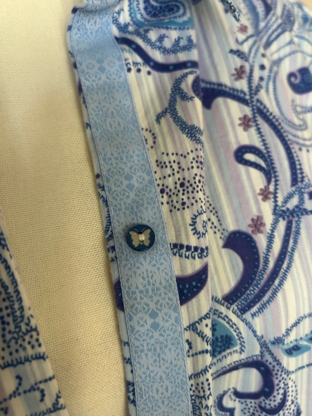 Robert Graham 3/4 Sleeve Women’s Button Down Top - Picture 8 of 14